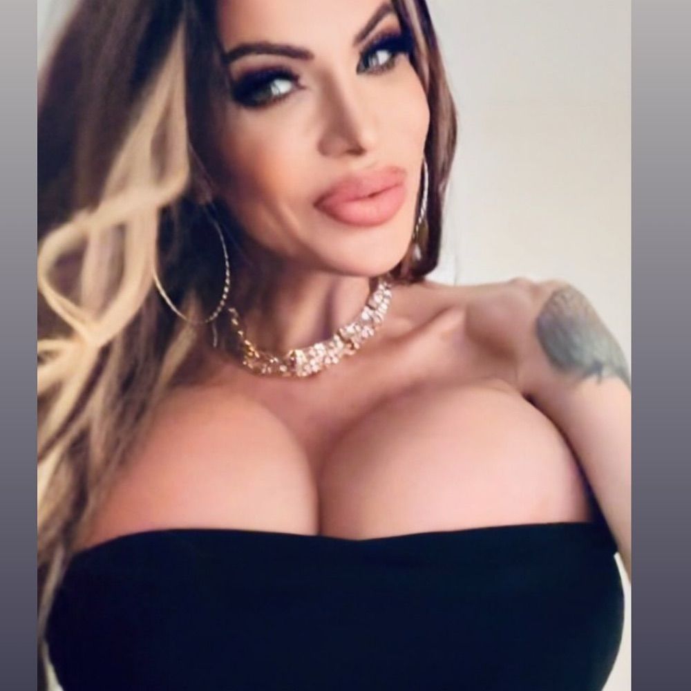 Danielle Derek