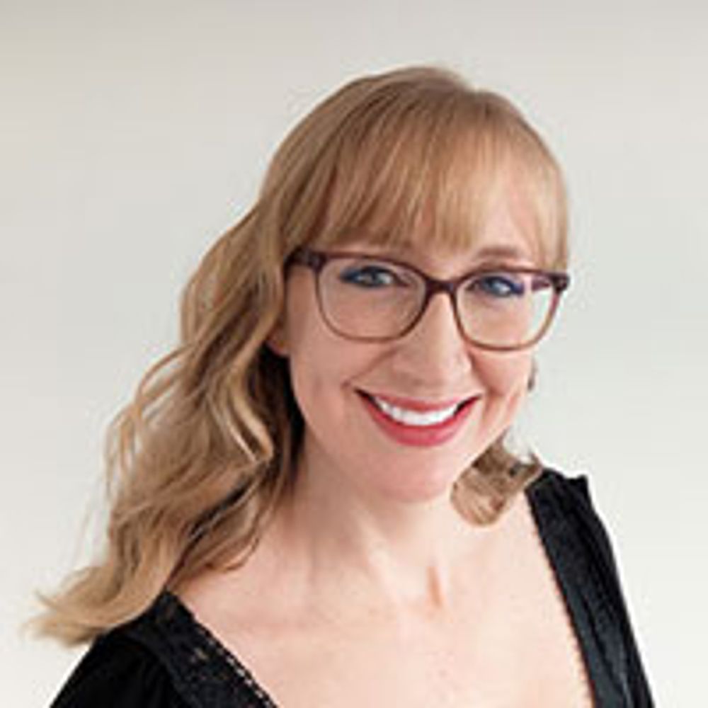 Erin Lee, Author