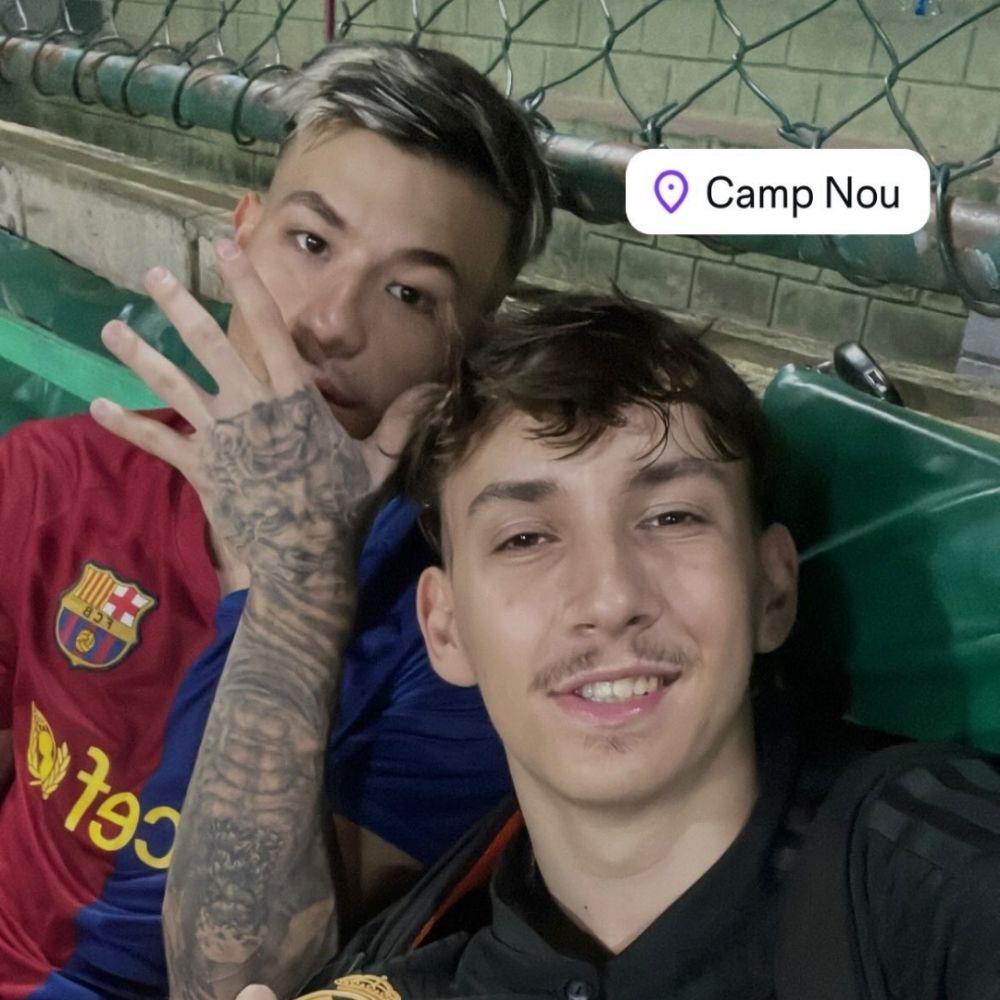 Manu que ama o apollo e o tavin😜