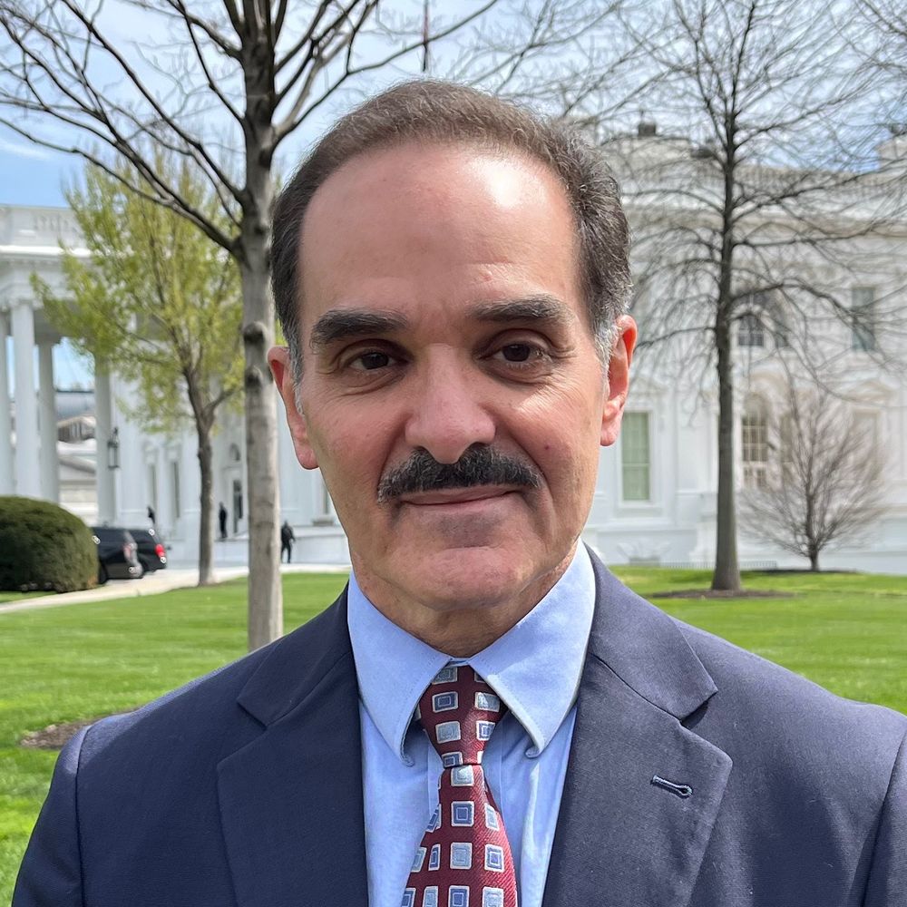 Efraín Hernández Jr.