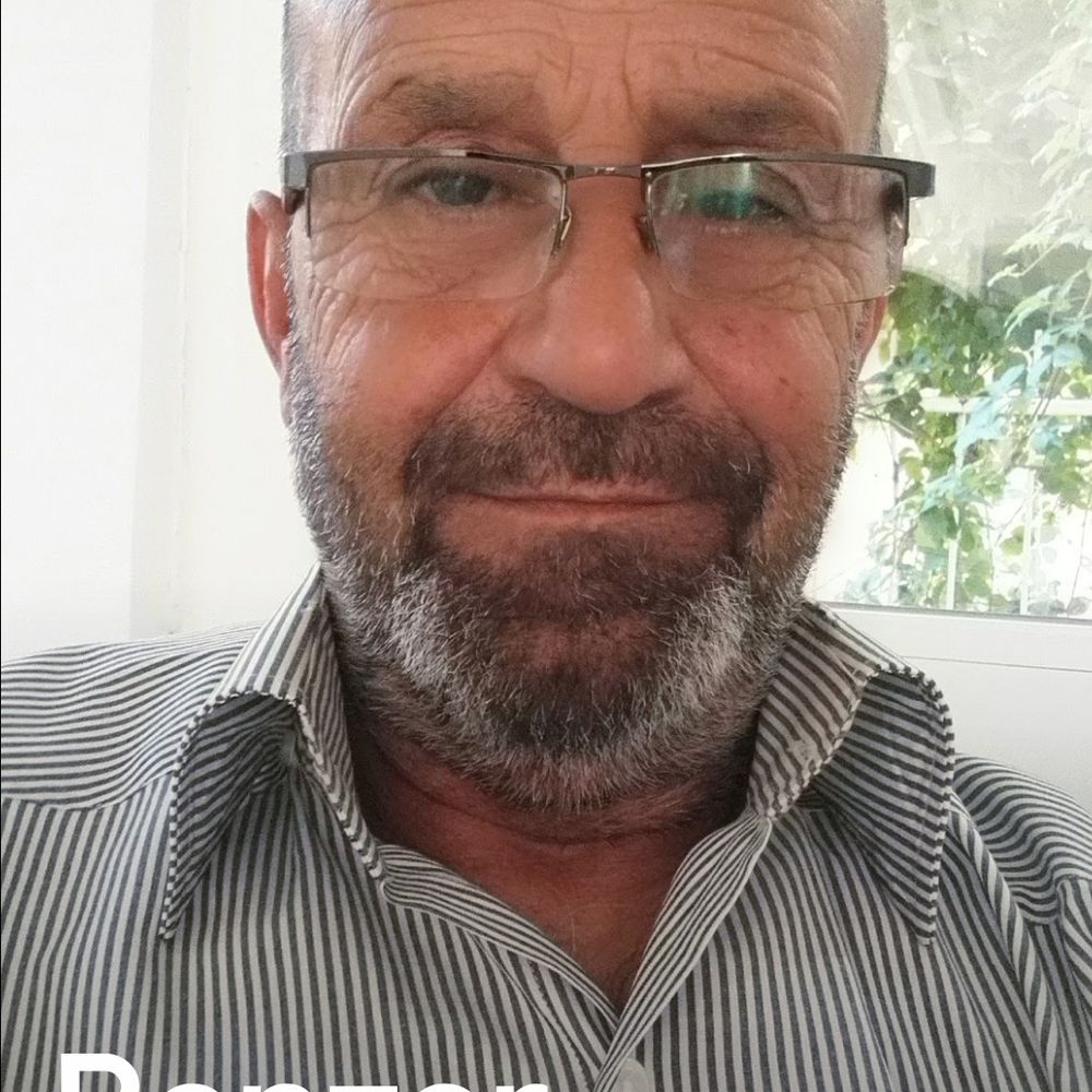 Orhan Özçelik. Azgın azınlık