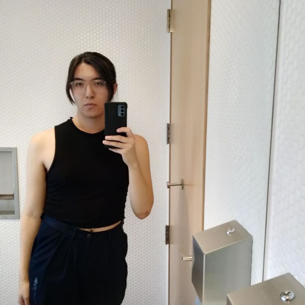 Emily Zhou's avatar