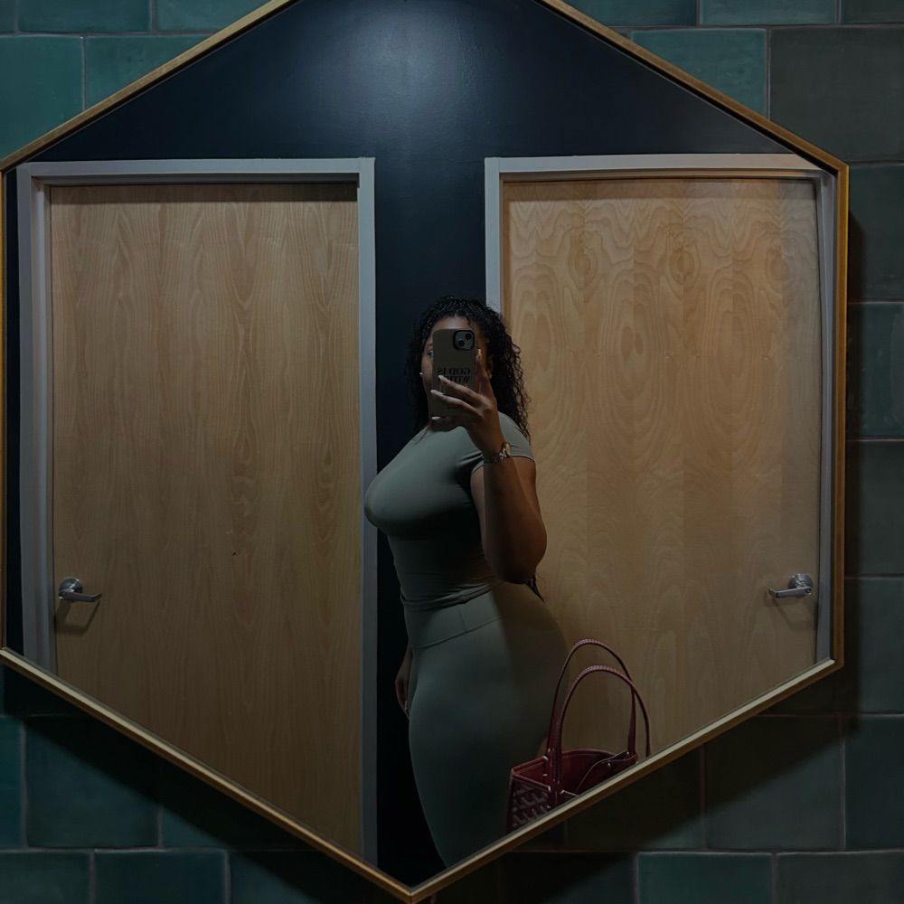 alexis