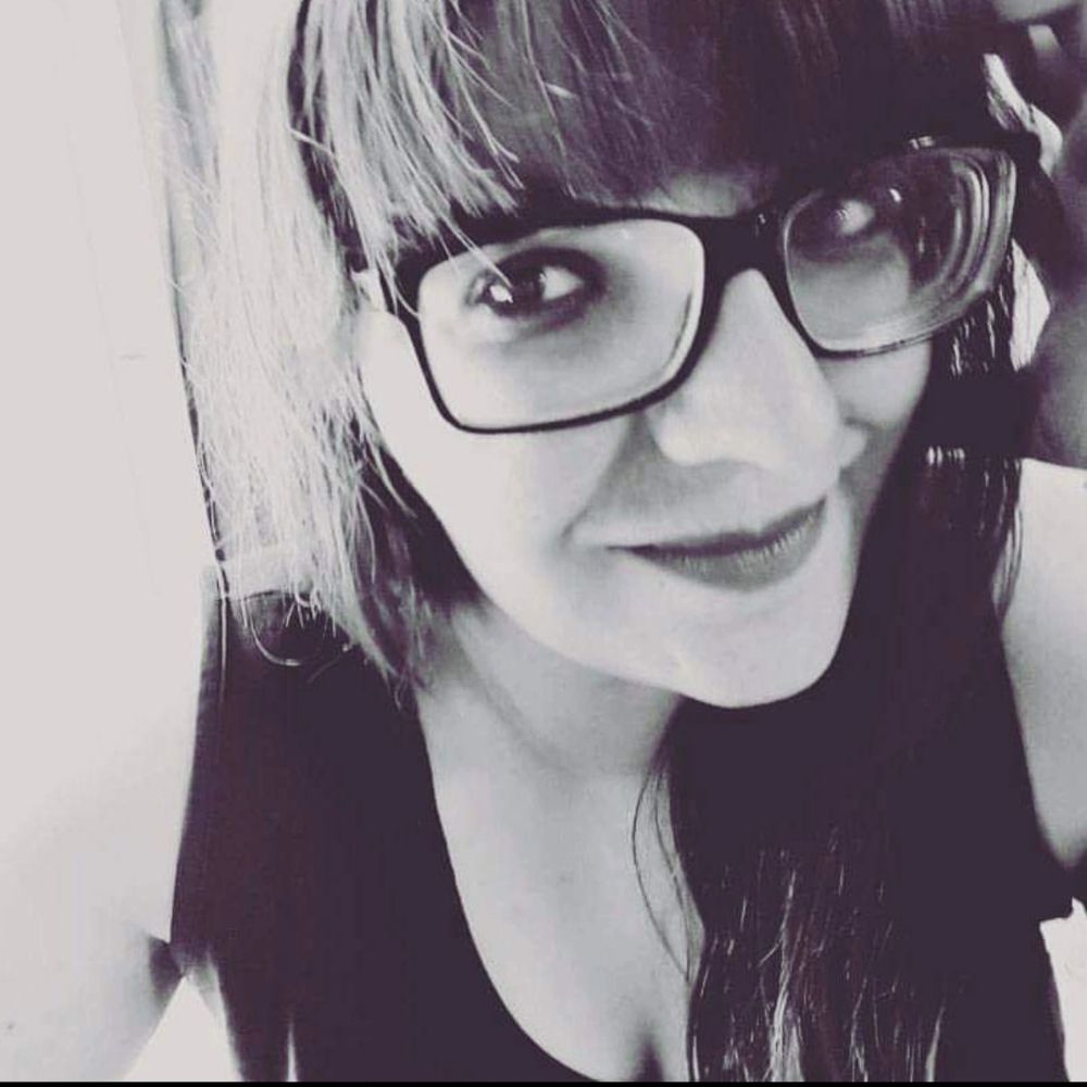 Luna Ives;