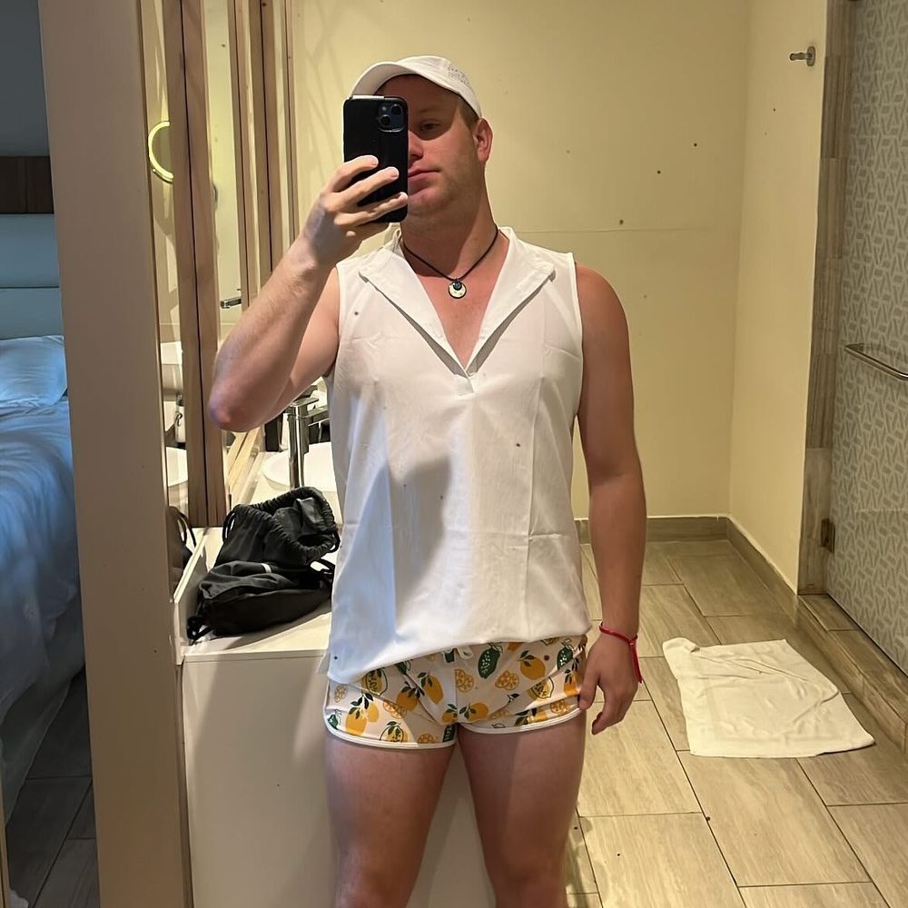 Aspiring himbo