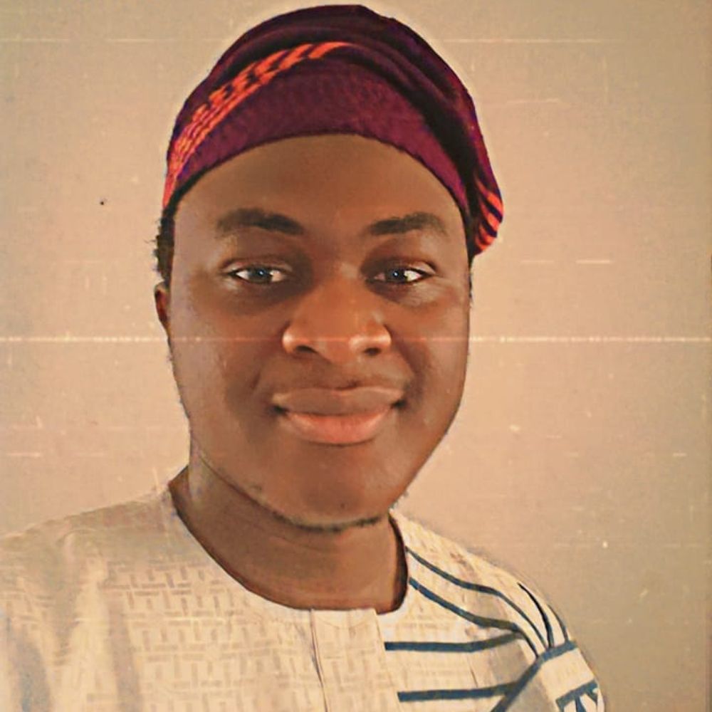 Ayomide / Designer ✪