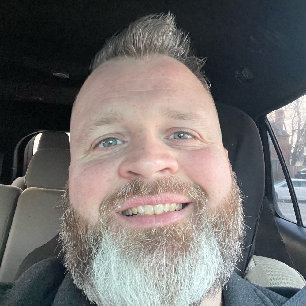 Kyle Newkleus Holsinger