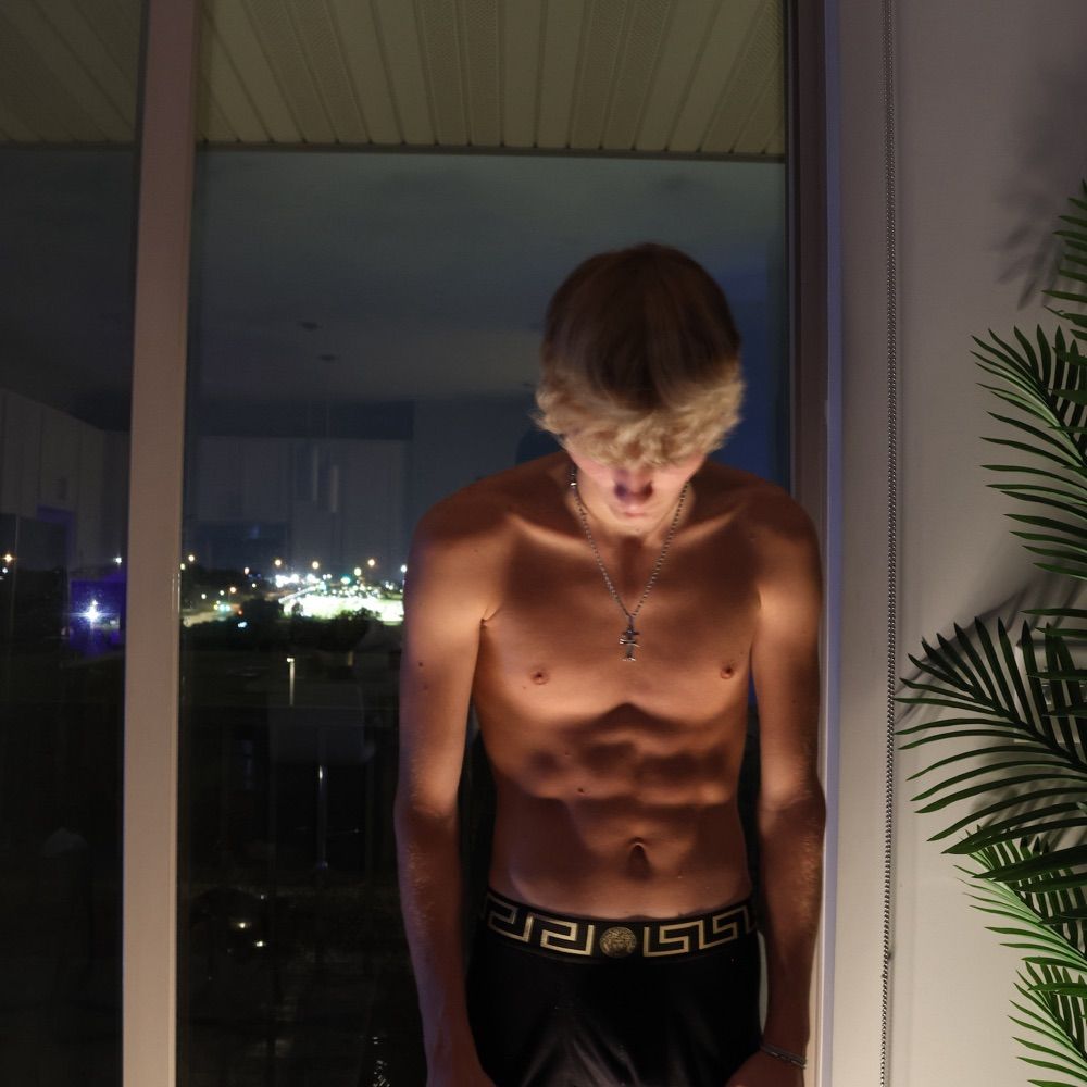Blonde Boy Brad
