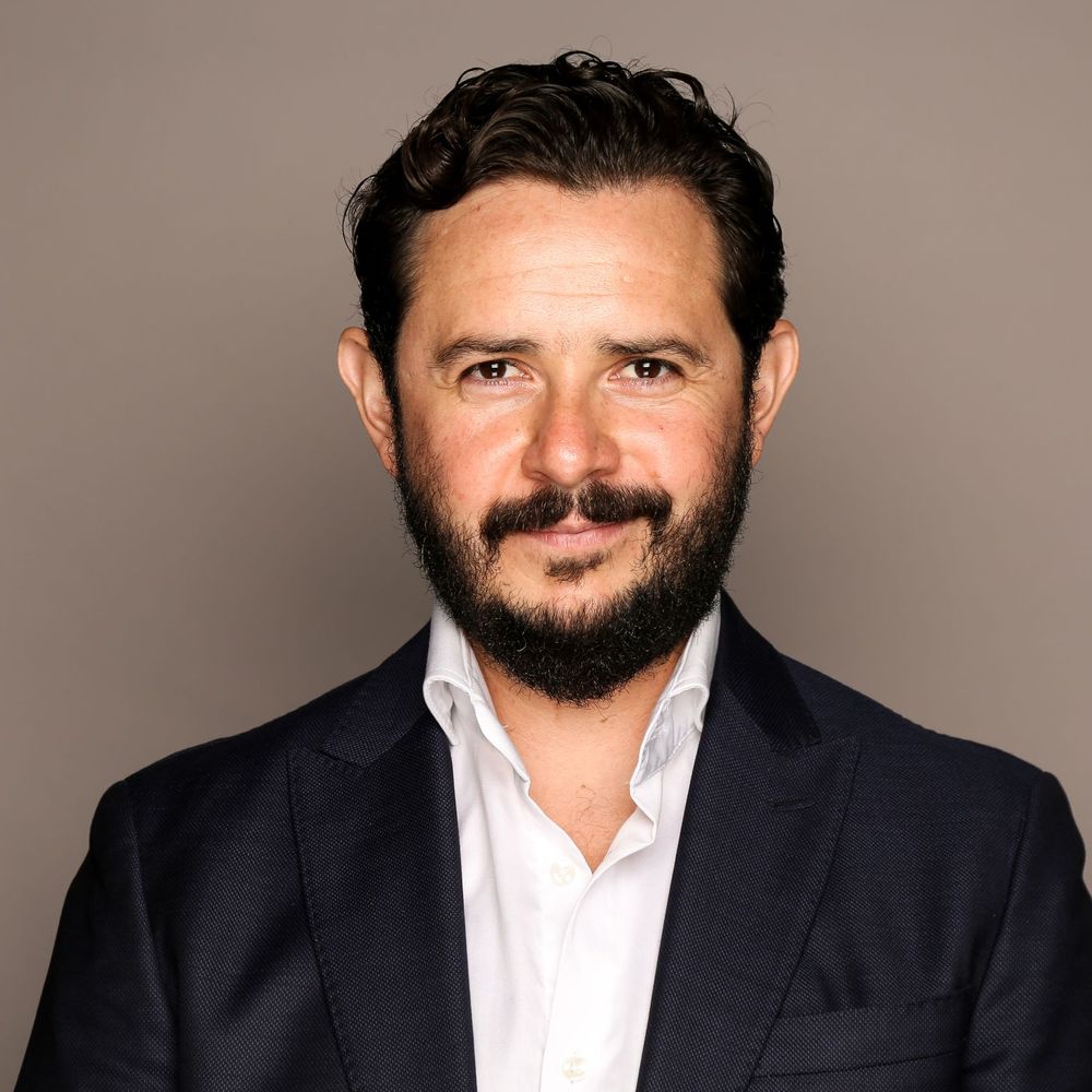 Luis E. Mejía