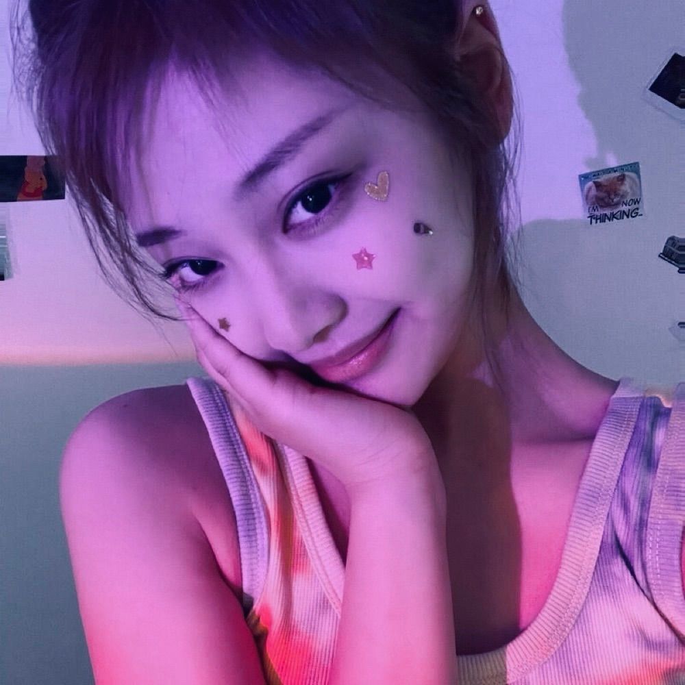 ❦