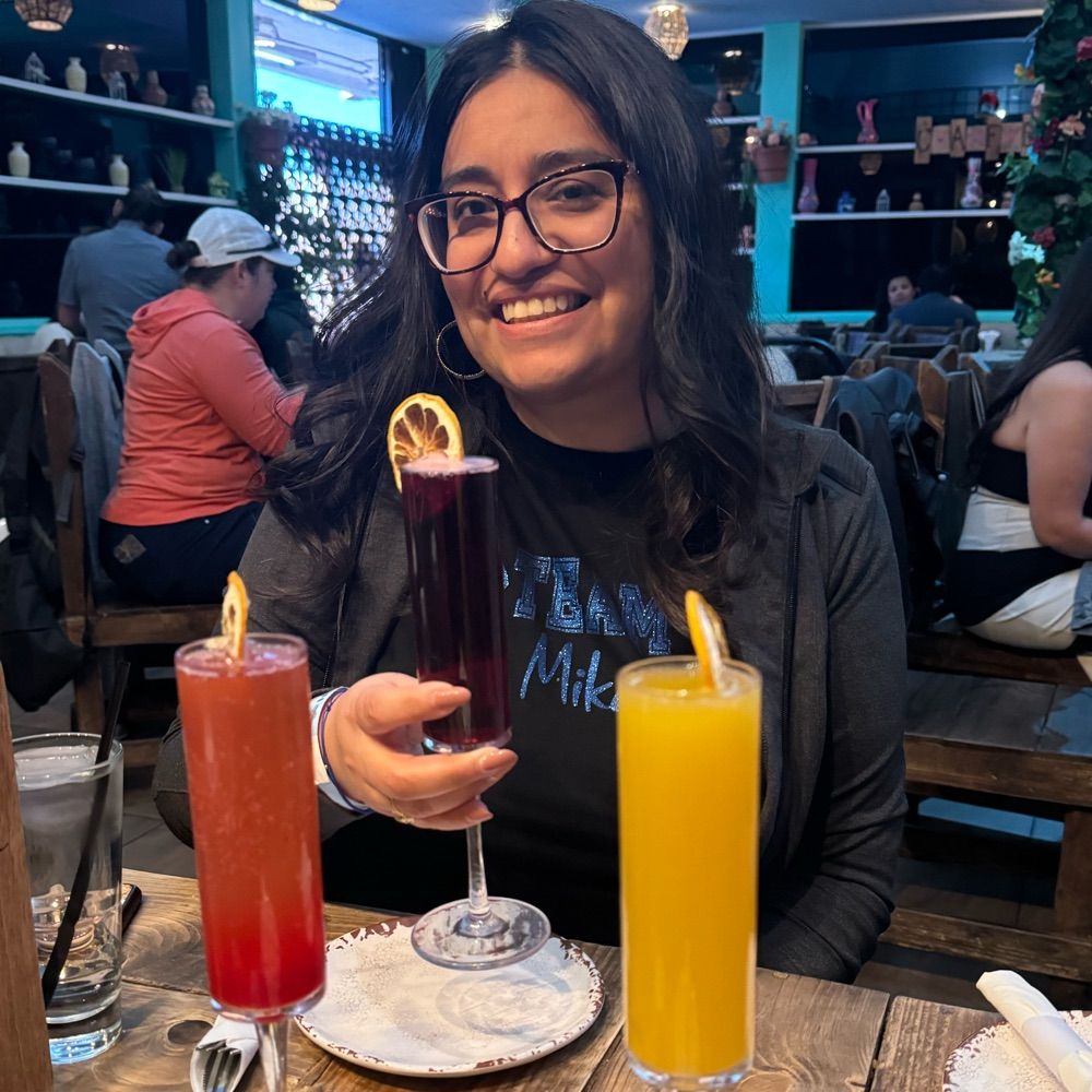 Stephanie 📚👩‍🍳🏀⚾️🏖️🍻