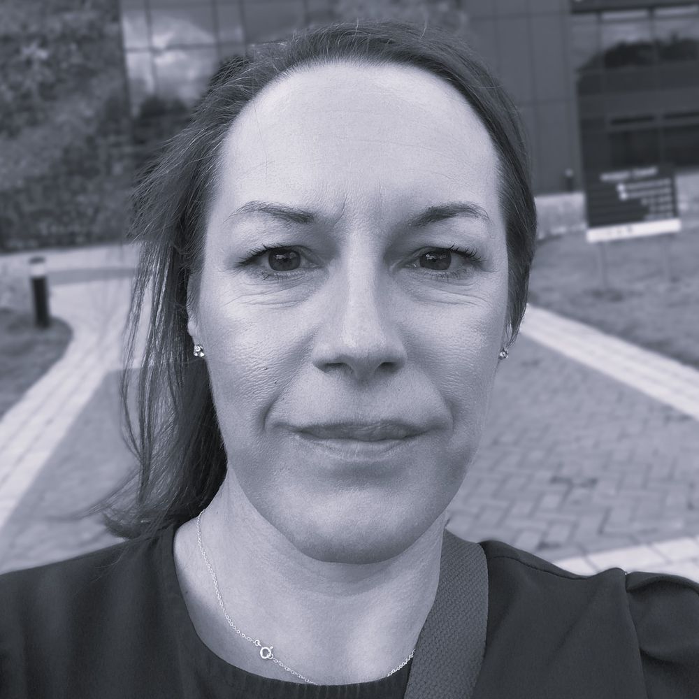 Dr Helen Roberts 