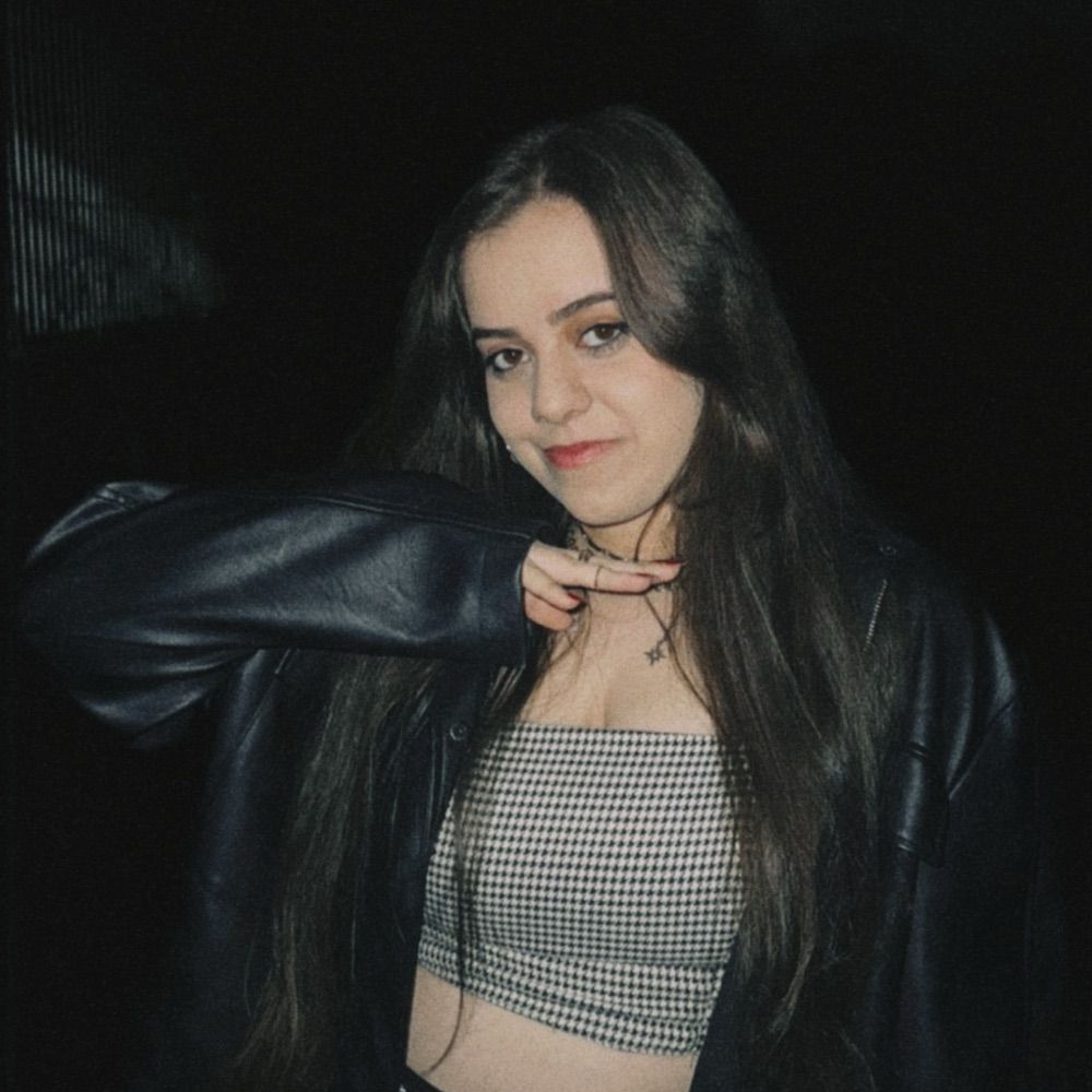 laís I-/