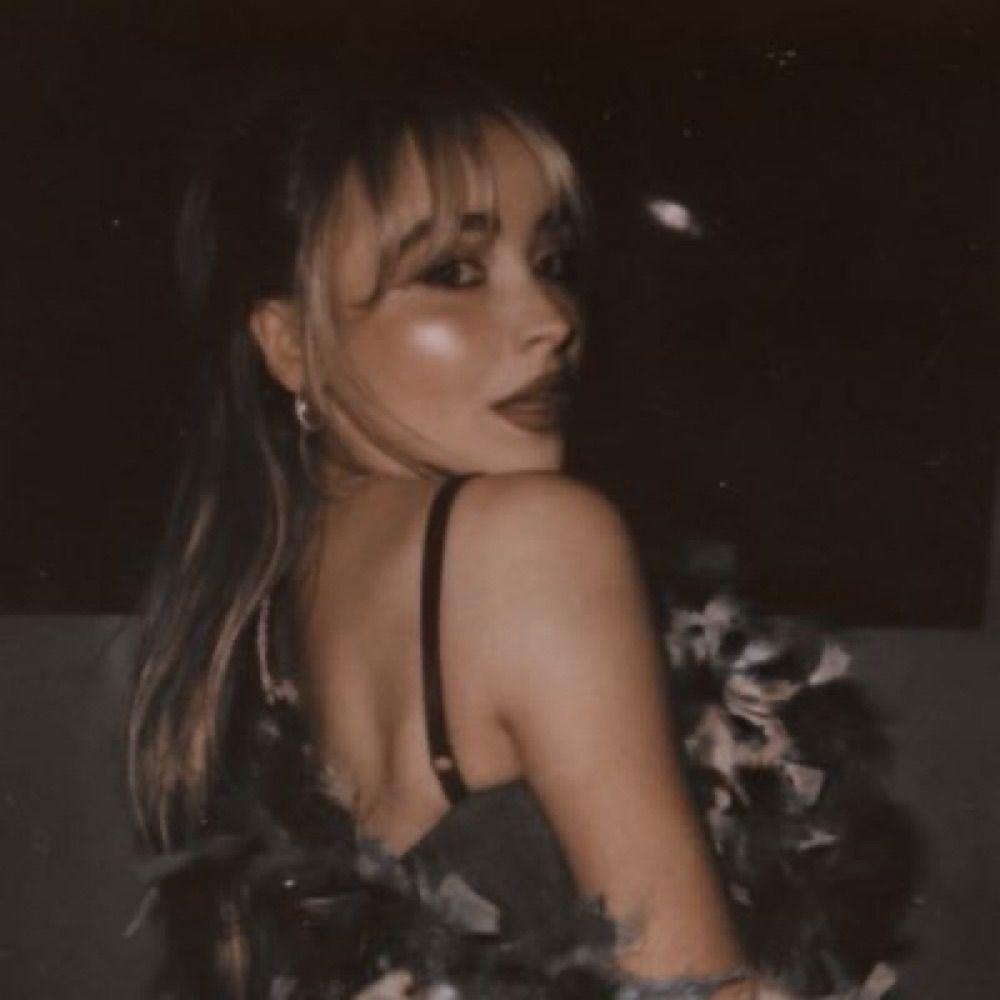 𝓑𝓮𝓵𝓵𝓪 𝓦𝓪𝓵𝓴𝓮𝓻