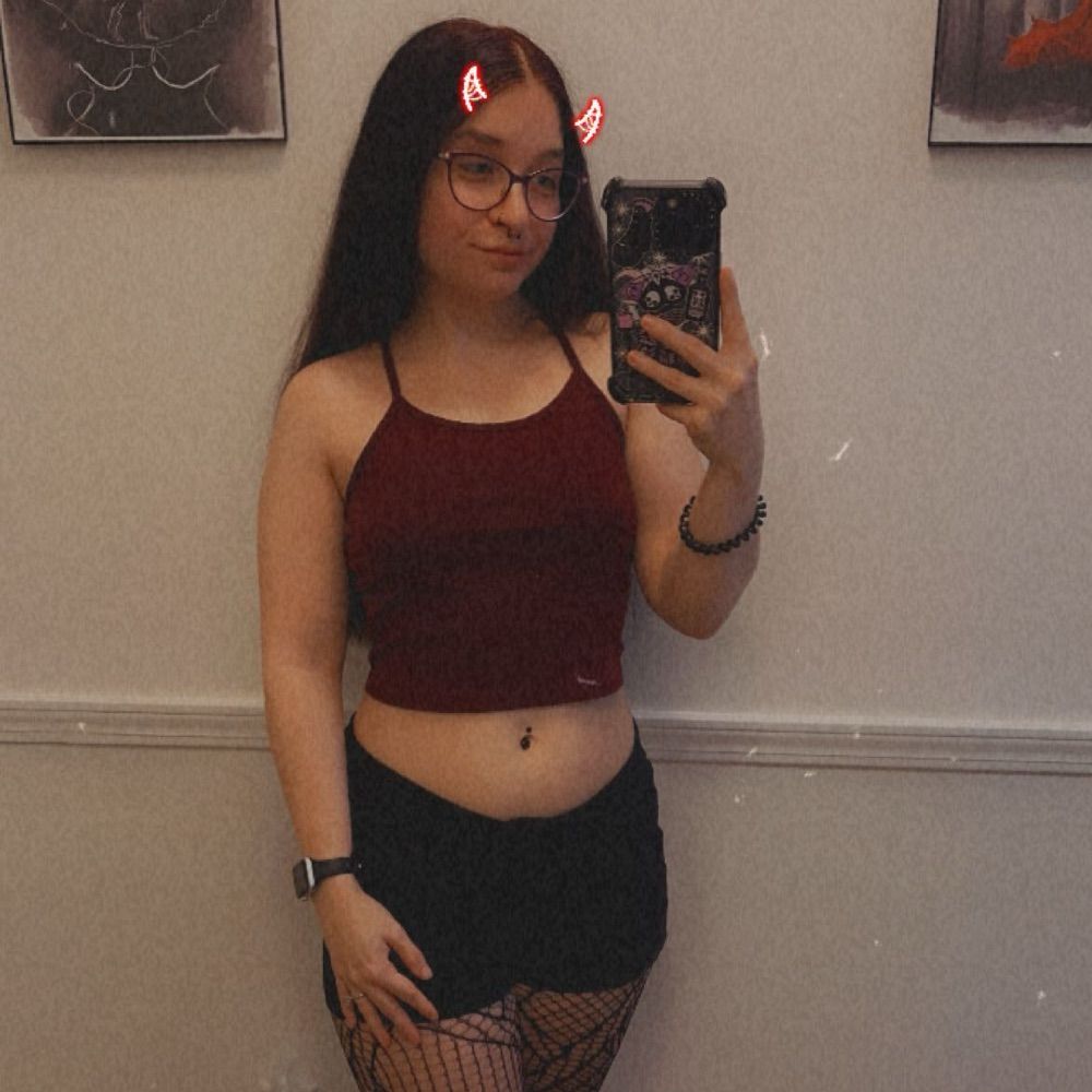 ✨bisexual goth bimbo✨