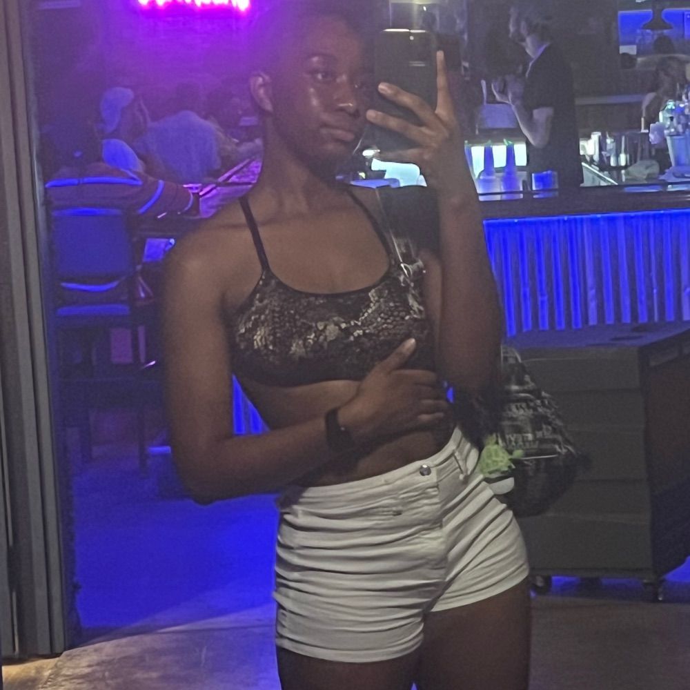 Violet 🧚🏾‍♀️