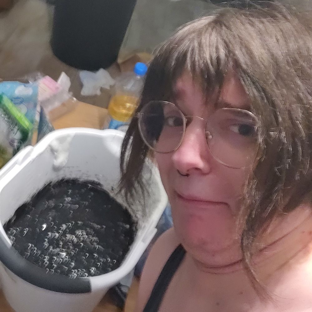 Messy Pixi