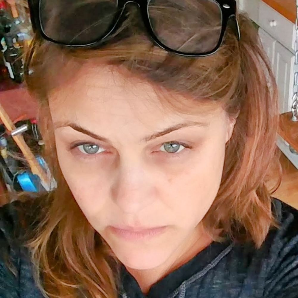 Niki Contos