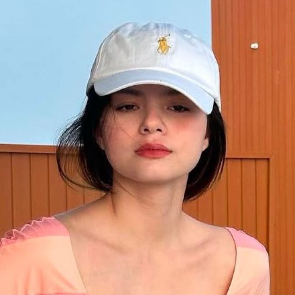 Laura I 🧋🌷 ☆˚ 🩸