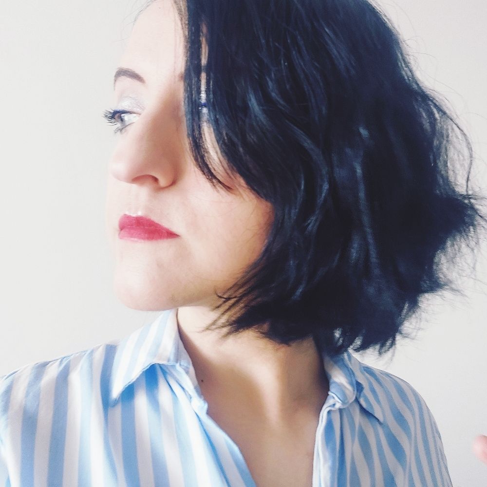 Evvie Jo | she/her 🏳️‍🌈📚✒️