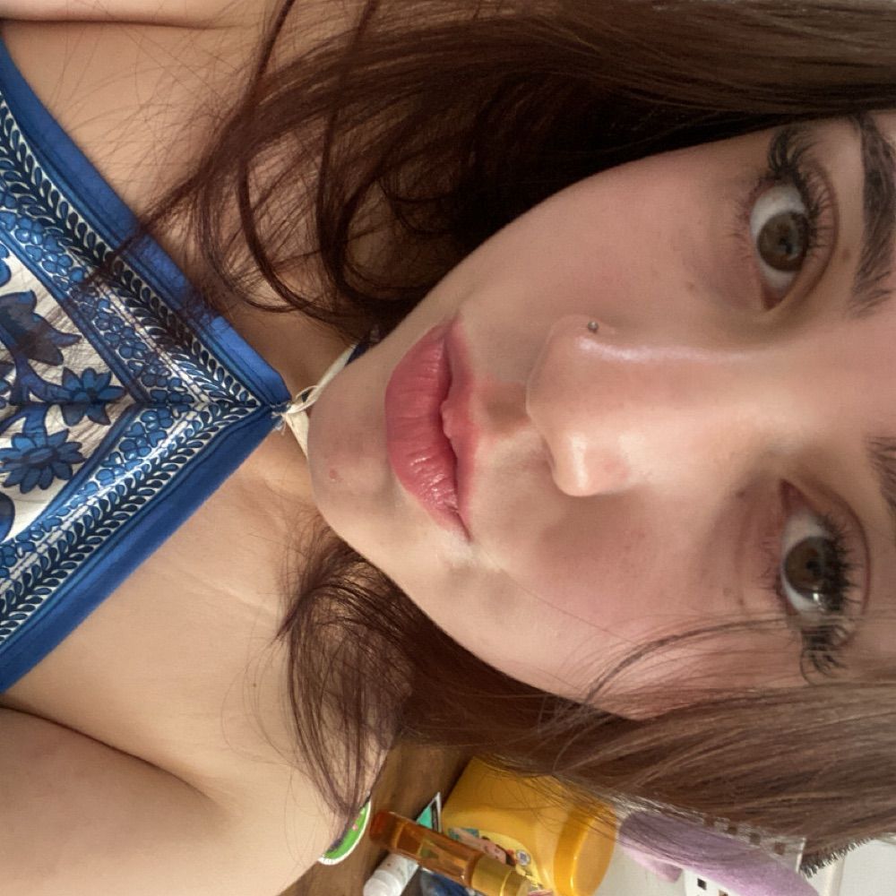 gatinha comunista😼