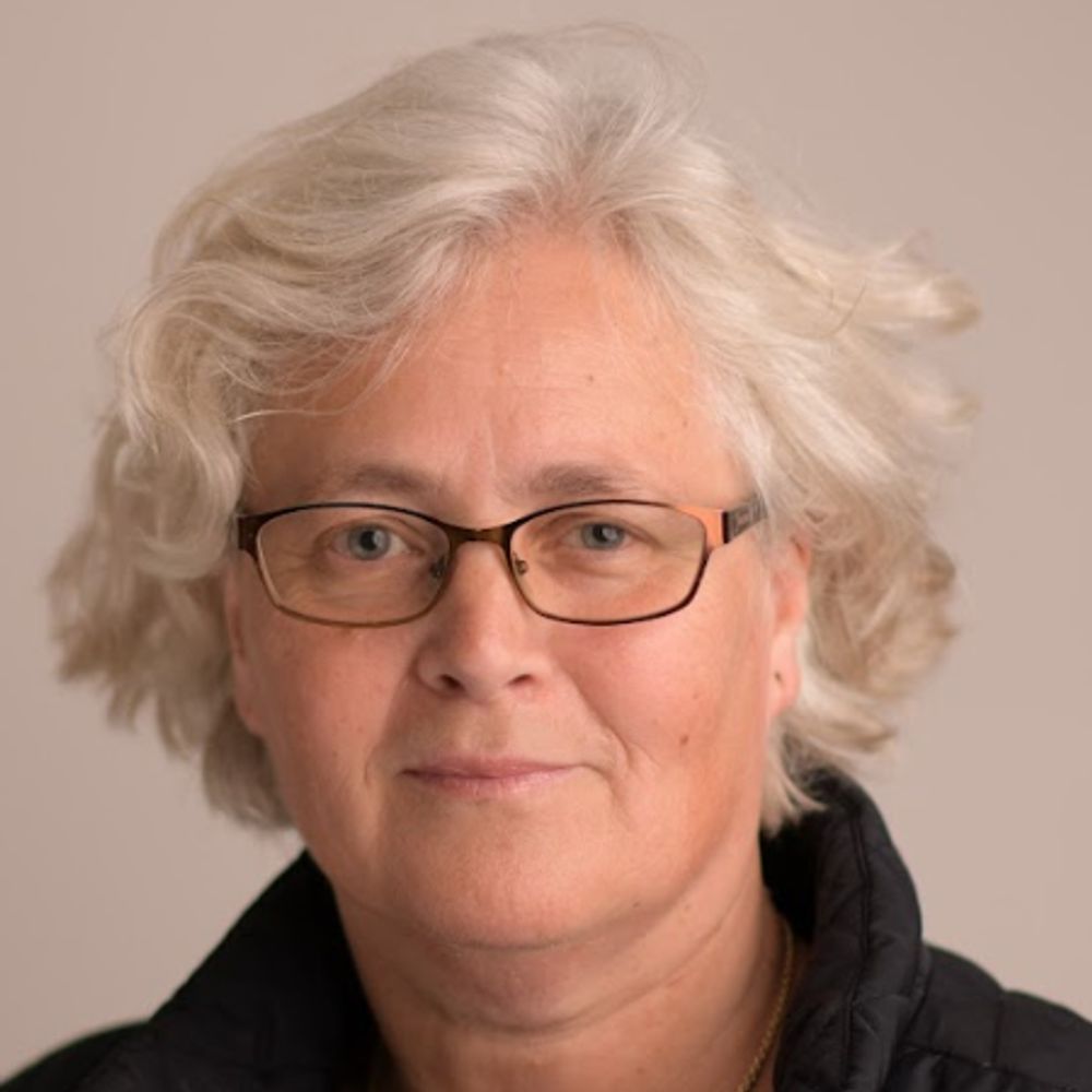 Nives Dolsak