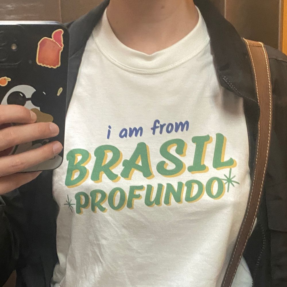 Bolsonaro tentando se afogar na pia do banheiro