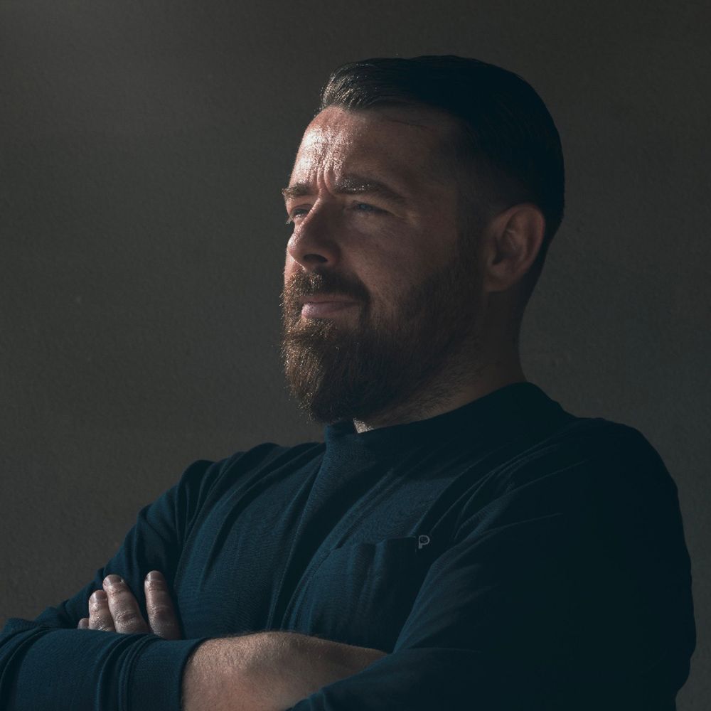 Ross G Palmer