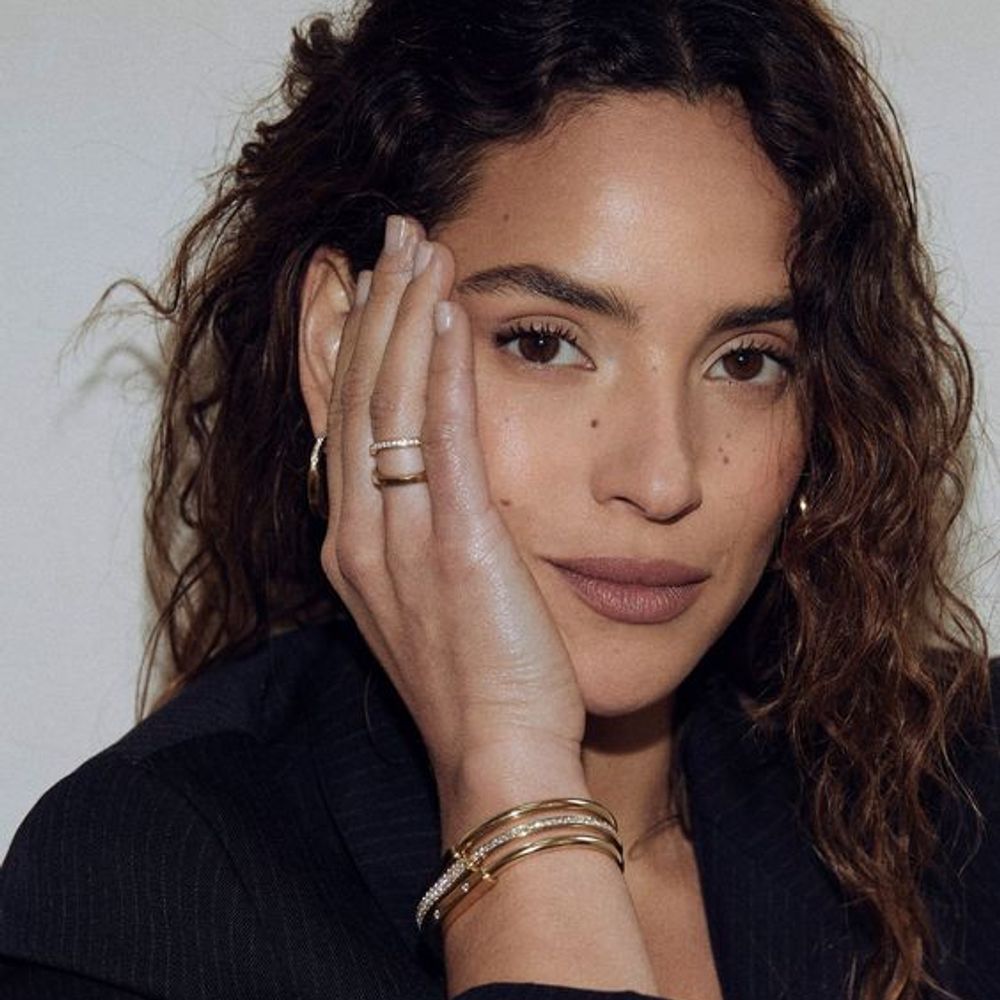  Alira Hernádez