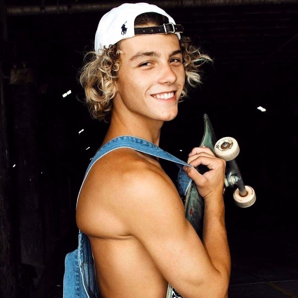 Cute Twinks 18+ (SPICY)