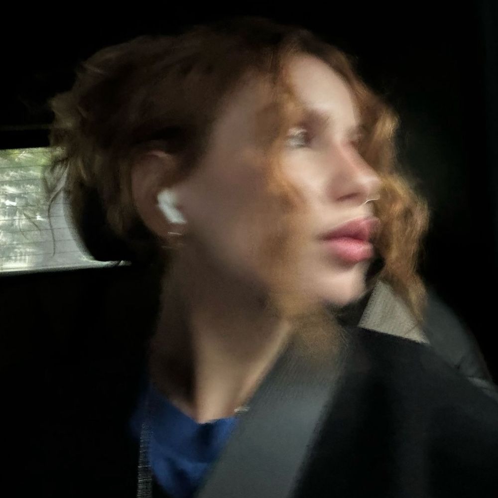 anna. ⚢