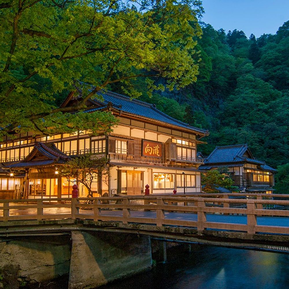 会津東山温泉向瀧　平田裕一