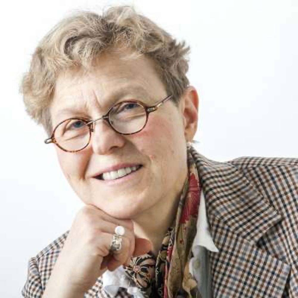 Dr Vera Tarman