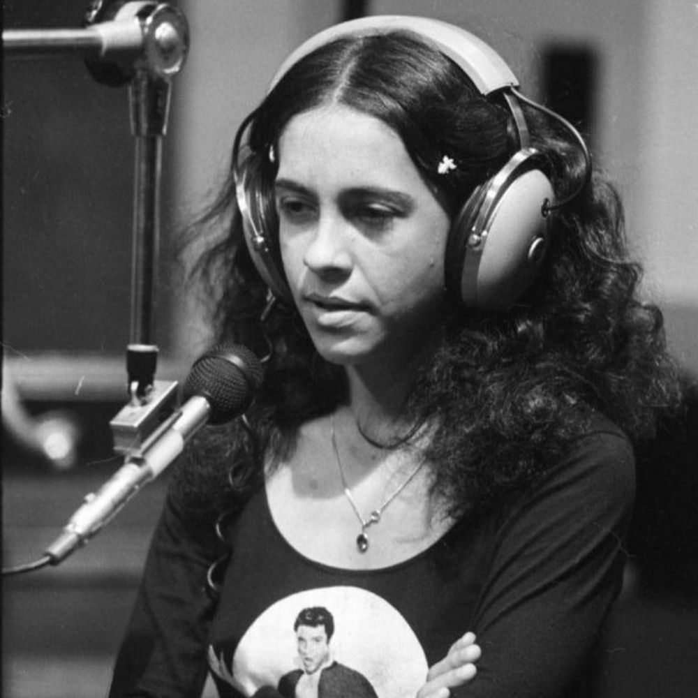 mônica. 