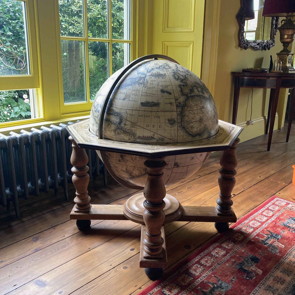 Lander and May Globemakers