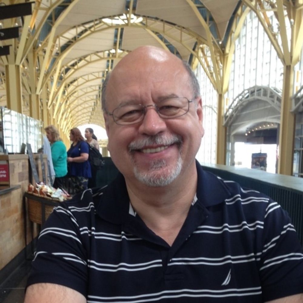 Roberto R. Gil