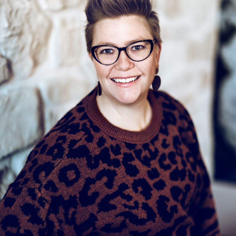 Elana Johnson