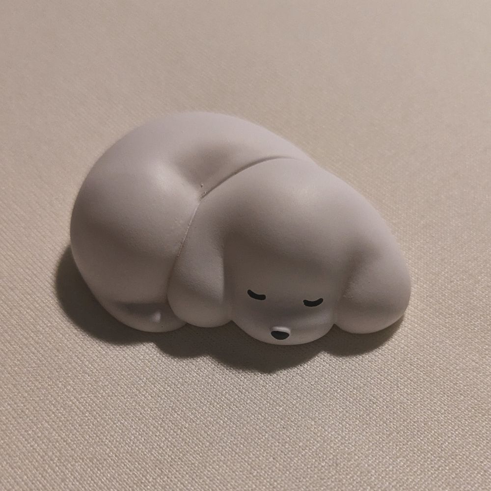 む