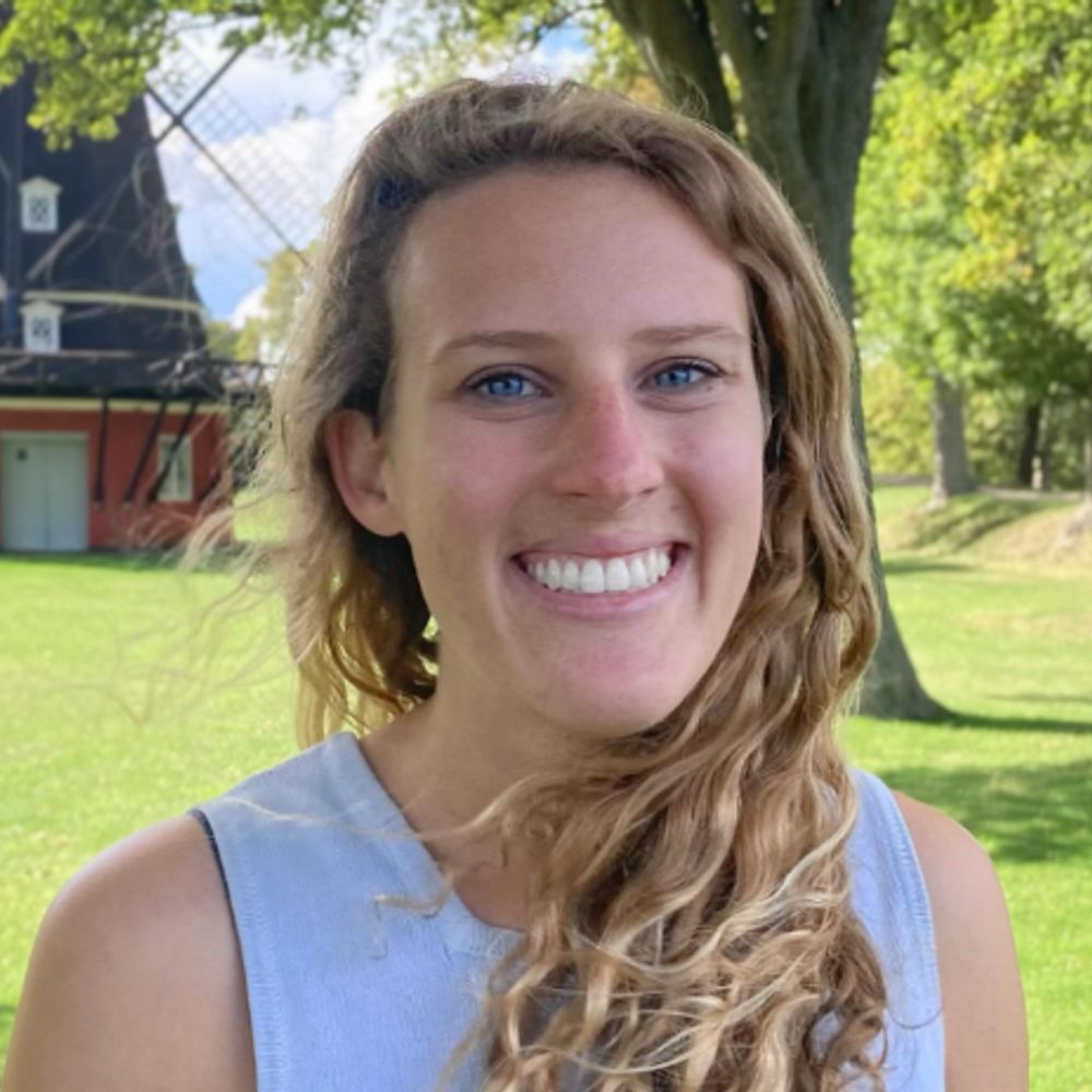 Lauren Hennelly
