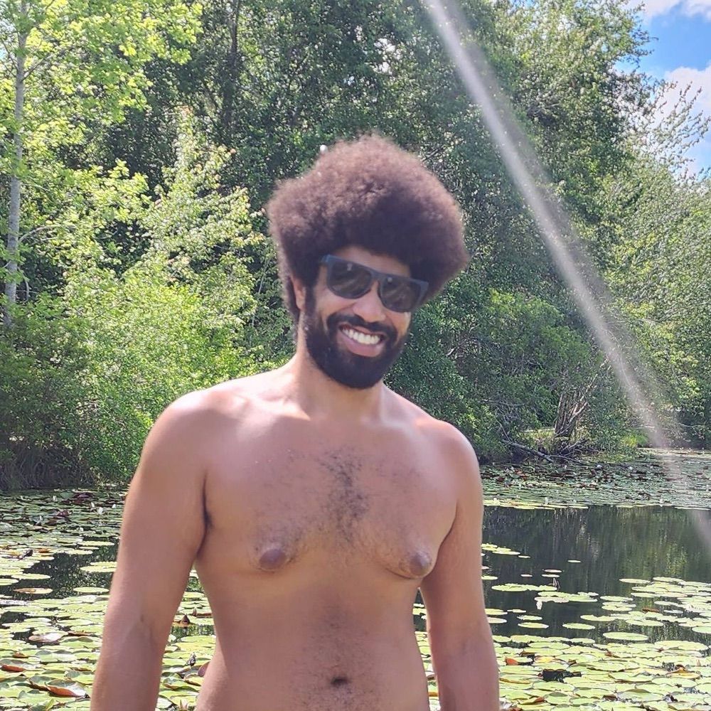 Nakeddeckguy