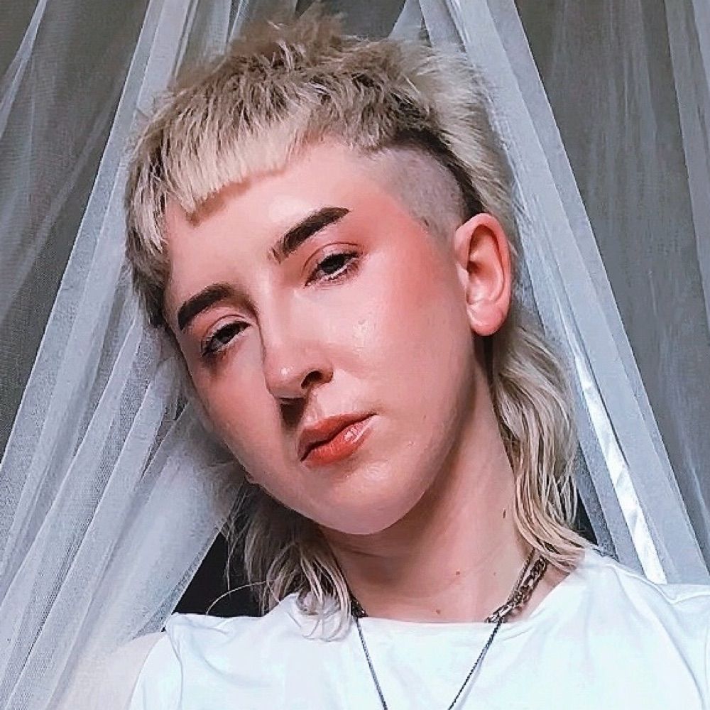 👹