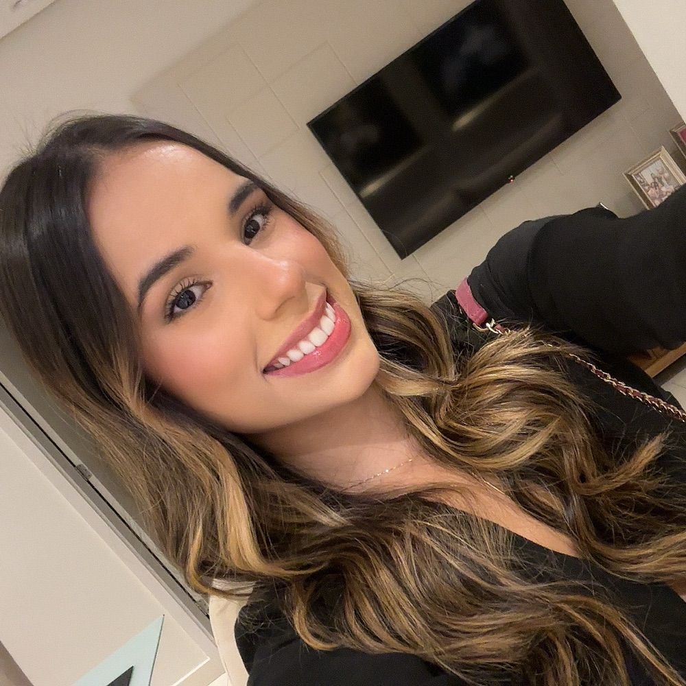 Ana Júlia Oliveira 