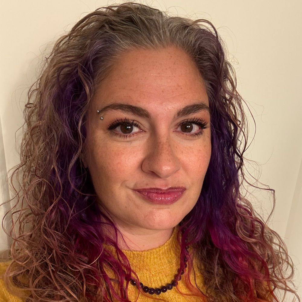 Leanna J. (She/her) beach girl, mama, creative soul.