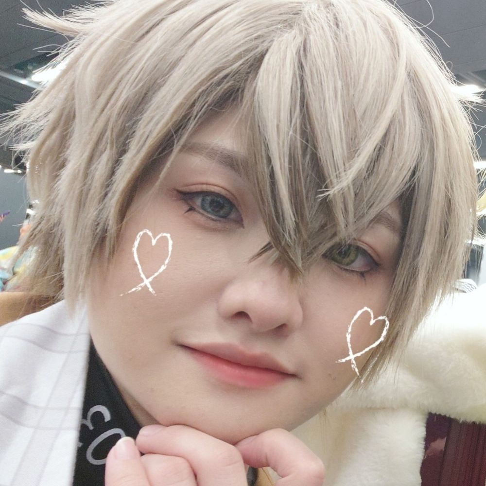 レーヌฅ(ᯫ᳐⦁⩊⦁ᯫ᳐)ฅ