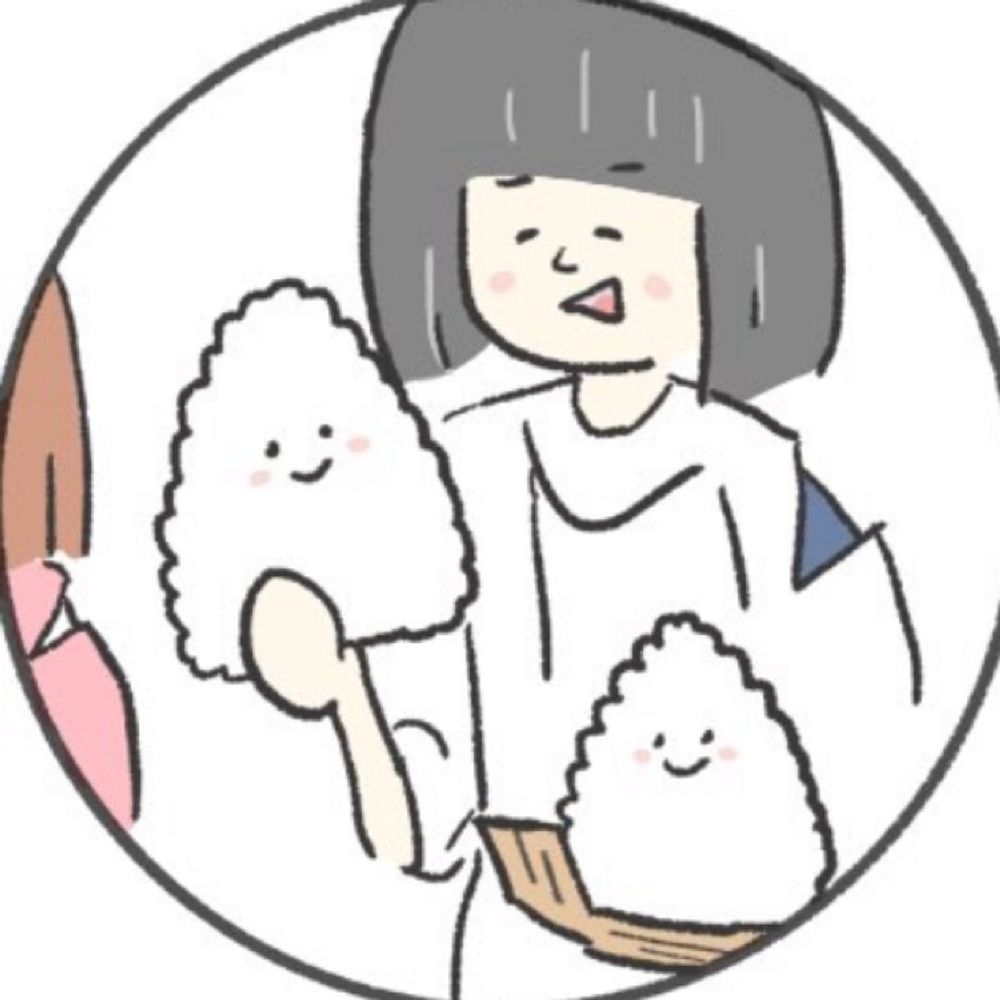 右側にコハクヌシ