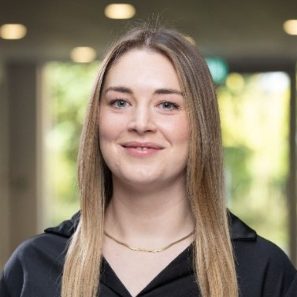 Dr Lauren McGale