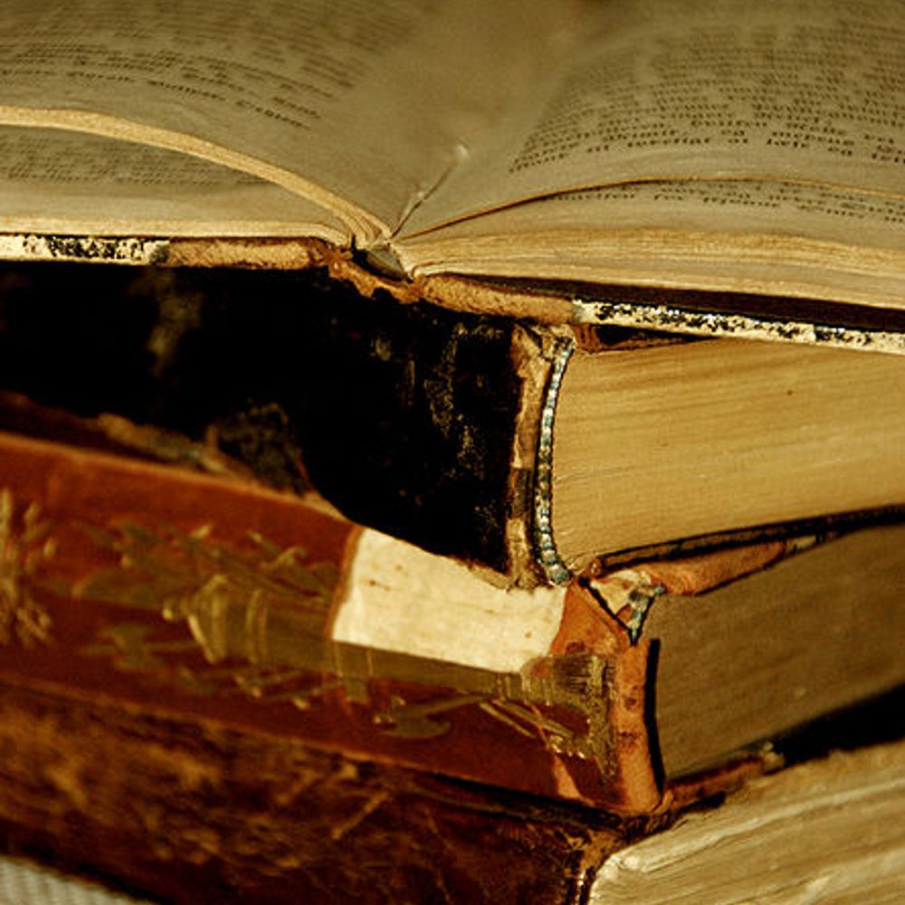 Textual Scholar