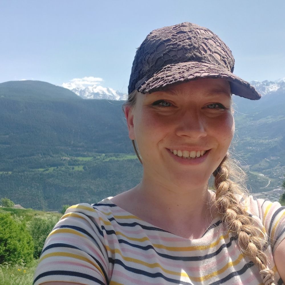 Dr. Poppy Harding