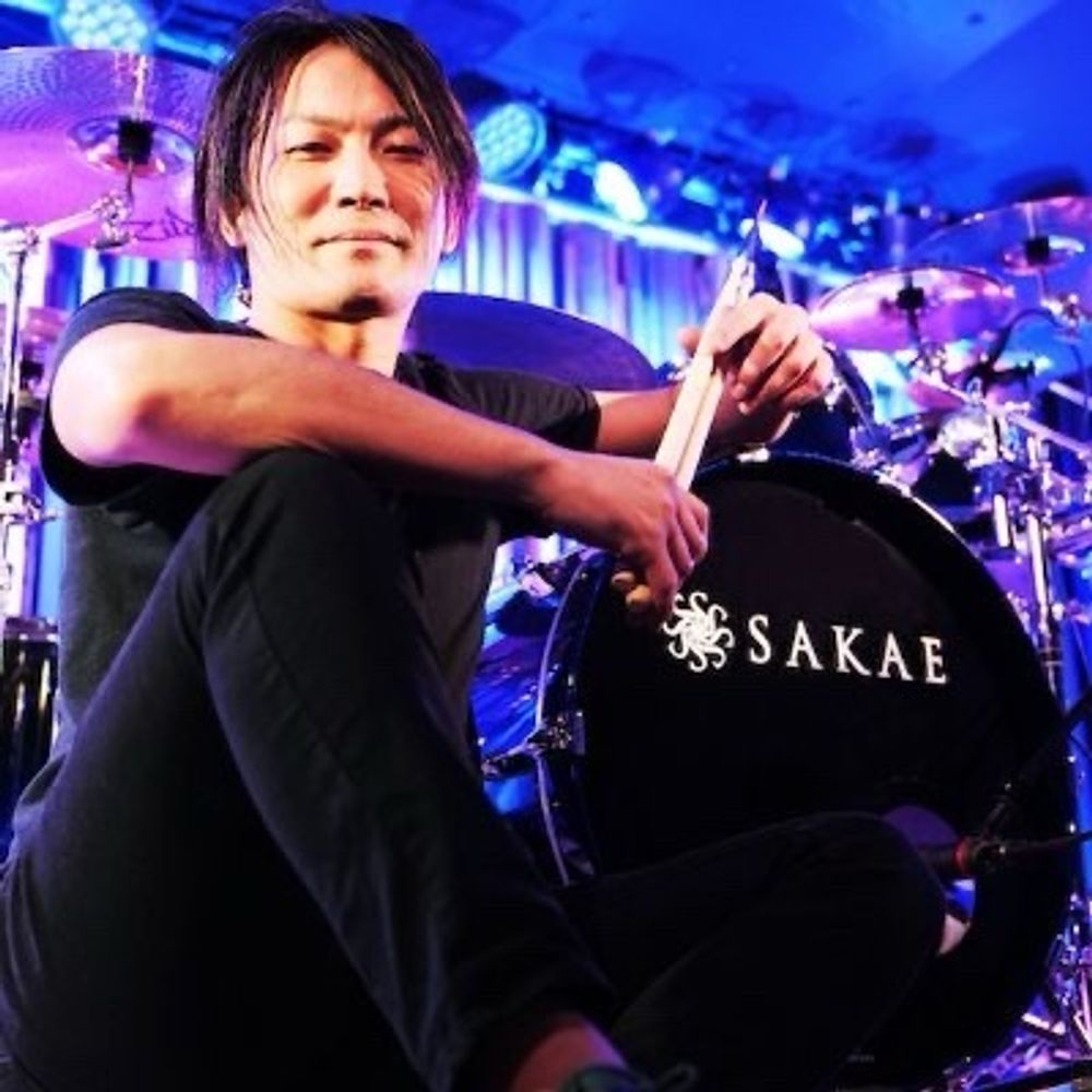 内田伸吾 - Drummer