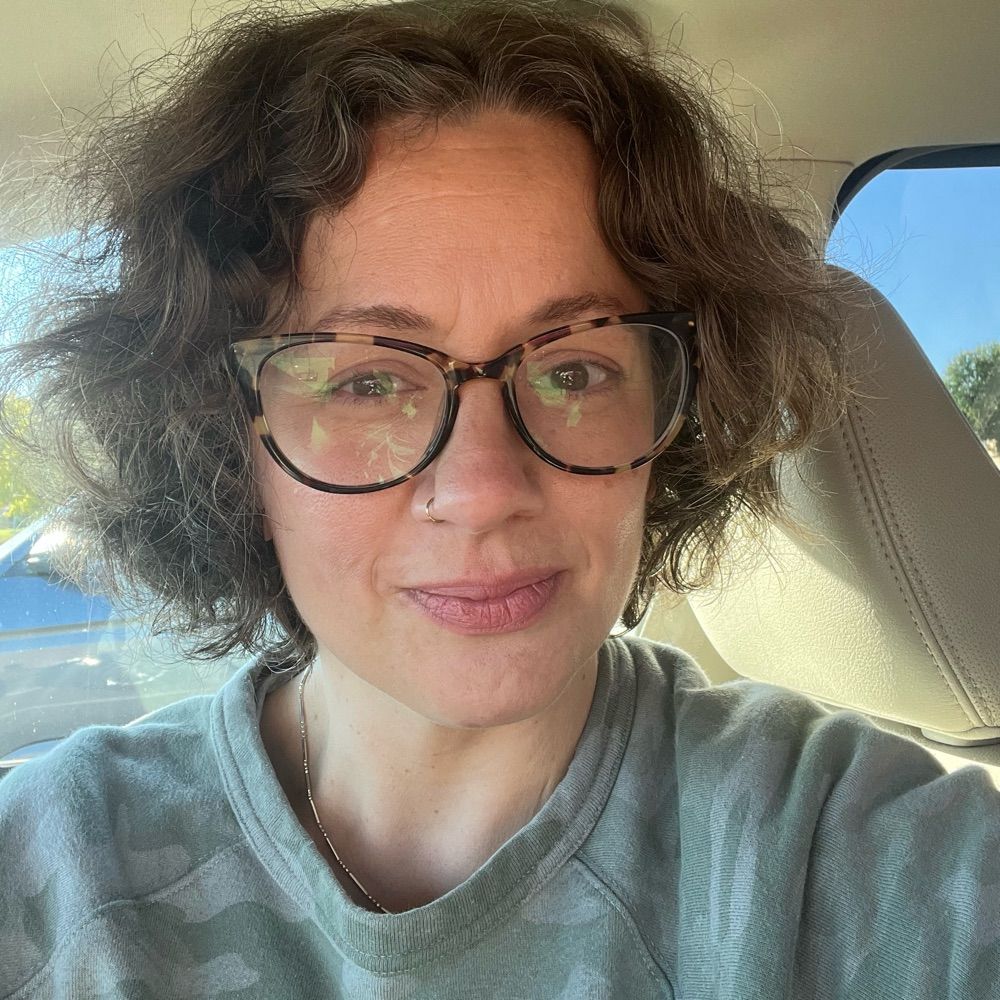Laura (she/her)